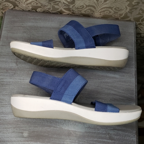 Cloudsteppers by Clarks Cushion Soft 2-tone blue Sandals Women's size 8. (sl2) - Picture 7 of 10